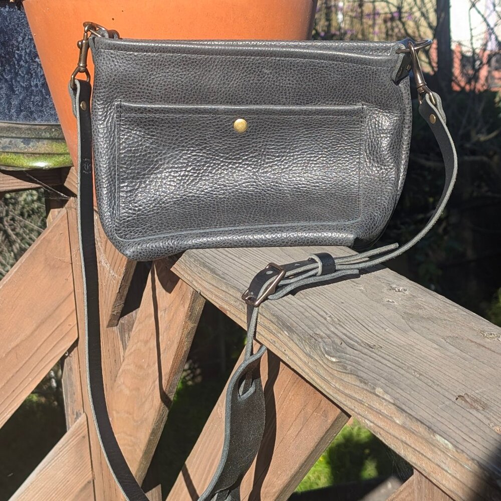Go Forth Goods Raven Mini Avery Crossbody